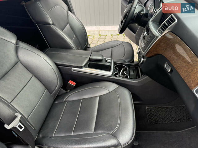 Серый Мерседес М-Класс, объемом двигателя 2.99 л и пробегом 240 тыс. км за 20800 $, фото 18 на Automoto.ua