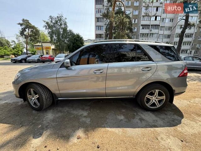 Сірий Мерседес М-Клас, об'ємом двигуна 2.2 л та пробігом 189 тис. км за 26000 $, фото 2 на Automoto.ua