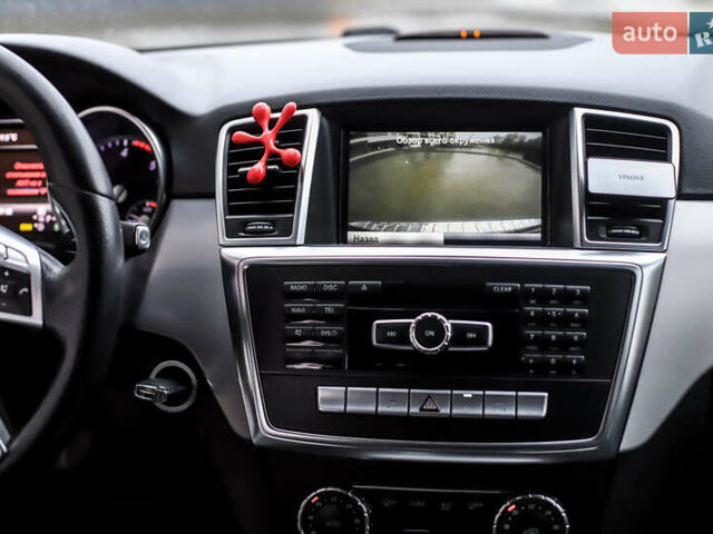 Серый Мерседес М-Класс, объемом двигателя 2.14 л и пробегом 170 тыс. км за 23999 $, фото 28 на Automoto.ua