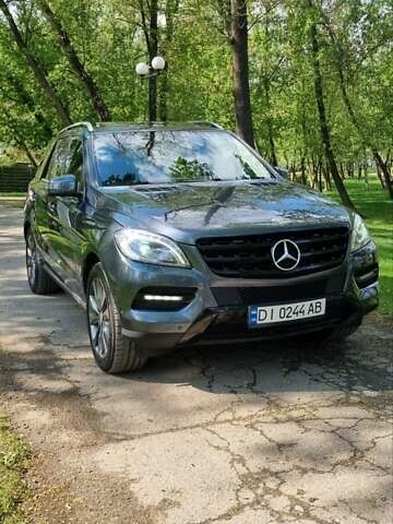Мерседес М-Класс 2013 в Ирпене на Automoto.ua Серый Мерседес М-Класс, объемом двигателя 2.99 л и пробегом 226 тыс. км за 19600 $, фото 13 на Automoto.ua