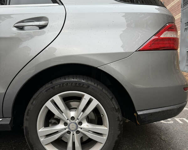 Сірий Мерседес М-Клас, об'ємом двигуна 3.5 л та пробігом 266 тис. км за 24500 $, фото 9 на Automoto.ua