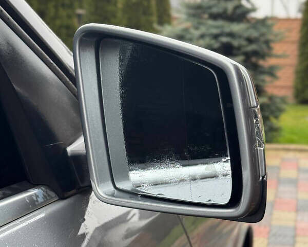 Серый Мерседес М-Класс, объемом двигателя 2.99 л и пробегом 364 тыс. км за 19999 $, фото 12 на Automoto.ua