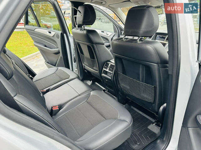 Серый Мерседес М-Класс, объемом двигателя 2.2 л и пробегом 102 тыс. км за 26500 $, фото 27 на Automoto.ua