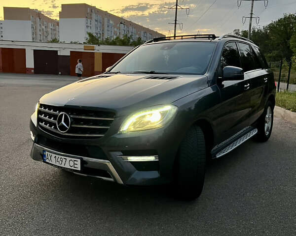 Мерседес М-Класс 2013 в Харькове на Automoto.ua Серый Мерседес М-Класс, объемом двигателя 2.14 л и пробегом 287 тыс. км за 18700 $, фото 2 на Automoto.ua