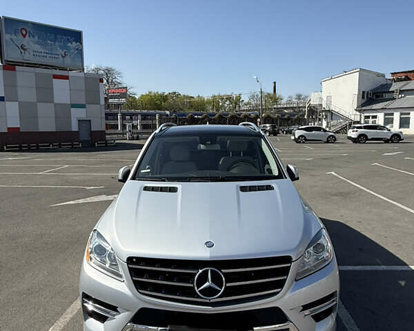 Серый Мерседес М-Класс, объемом двигателя 2.99 л и пробегом 111 тыс. км за 23500 $, фото 7 на Automoto.ua