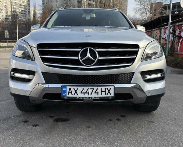 Серый Мерседес М-Класс, объемом двигателя 2.99 л и пробегом 186 тыс. км за 25000 $, фото 15 на Automoto.ua