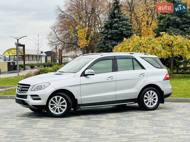 Серый Мерседес М-Класс, объемом двигателя 2.2 л и пробегом 102 тыс. км за 26500 $, фото 19 на Automoto.ua