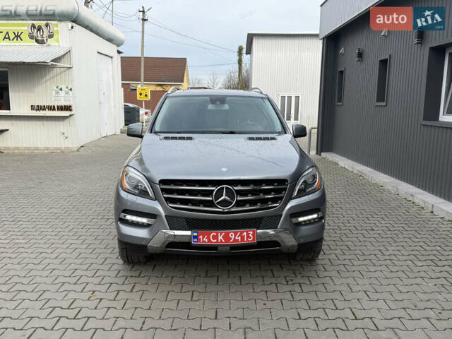 Серый Мерседес М-Класс, объемом двигателя 2.99 л и пробегом 240 тыс. км за 20800 $, фото 2 на Automoto.ua