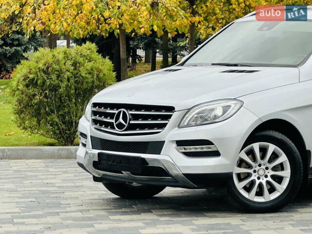 Серый Мерседес М-Класс, объемом двигателя 2.2 л и пробегом 102 тыс. км за 26500 $, фото 2 на Automoto.ua