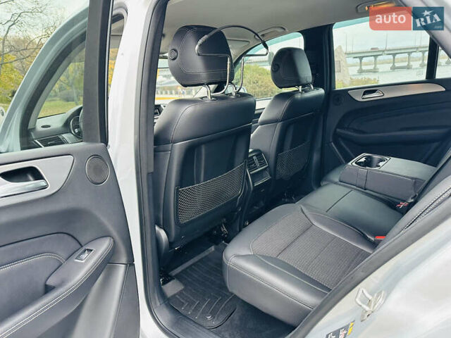 Серый Мерседес М-Класс, объемом двигателя 2.2 л и пробегом 102 тыс. км за 26500 $, фото 43 на Automoto.ua