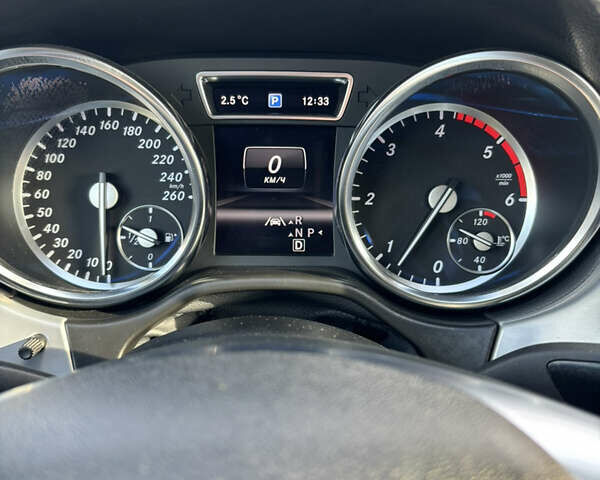 Серый Мерседес М-Класс, объемом двигателя 2.99 л и пробегом 186 тыс. км за 25000 $, фото 3 на Automoto.ua