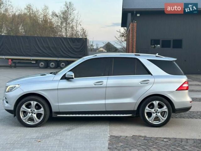 Мерседес М-Класс 2013 в Иршава на Automoto.ua Серый Мерседес М-Класс, объемом двигателя 2.99 л и пробегом 270 тыс. км за 20900 $, фото 5 на Automoto.ua