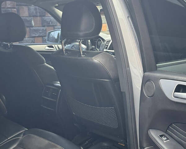 Серый Мерседес М-Класс, объемом двигателя 2.99 л и пробегом 364 тыс. км за 19999 $, фото 27 на Automoto.ua