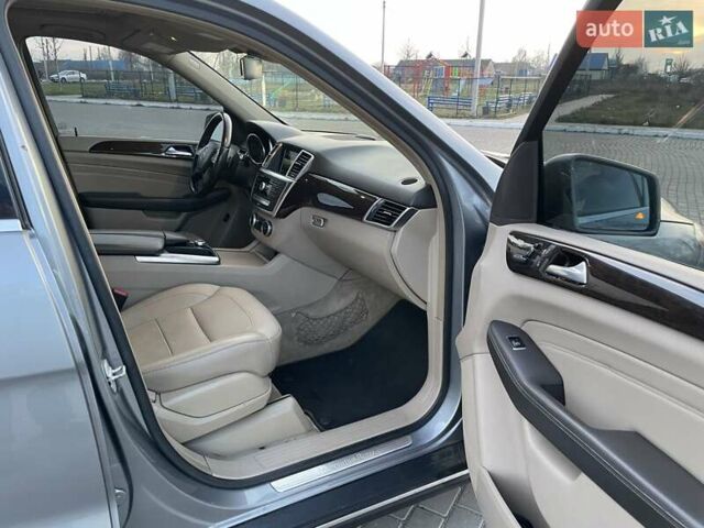 Сірий Мерседес М-Клас, об'ємом двигуна 2.99 л та пробігом 350 тис. км за 21500 $, фото 27 на Automoto.ua