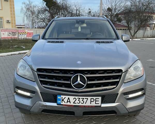 Сірий Мерседес М-Клас, об'ємом двигуна 2.99 л та пробігом 350 тис. км за 21500 $, фото 12 на Automoto.ua