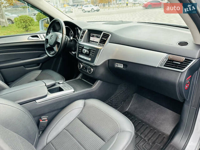 Серый Мерседес М-Класс, объемом двигателя 2.2 л и пробегом 102 тыс. км за 26500 $, фото 35 на Automoto.ua