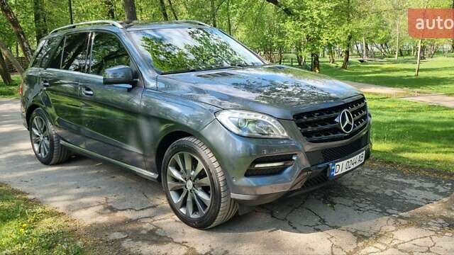 Мерседес М-Класс 2013 в Ирпене на Automoto.ua Серый Мерседес М-Класс, объемом двигателя 2.99 л и пробегом 226 тыс. км за 19600 $, фото 3 на Automoto.ua
