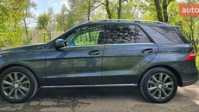 Мерседес М-Класс 2013 в Ирпене на Automoto.ua Серый Мерседес М-Класс, объемом двигателя 2.99 л и пробегом 226 тыс. км за 19600 $, фото 10 на Automoto.ua