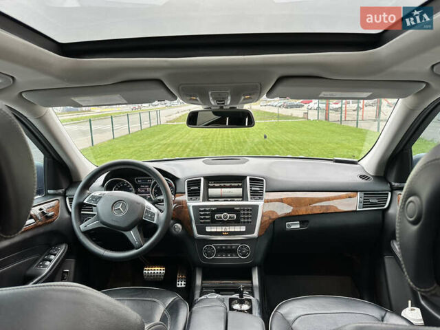 Серый Мерседес М-Класс, объемом двигателя 3.5 л и пробегом 236 тыс. км за 18500 $, фото 6 на Automoto.ua