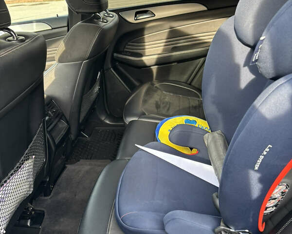 Серый Мерседес М-Класс, объемом двигателя 2.99 л и пробегом 186 тыс. км за 25000 $, фото 20 на Automoto.ua