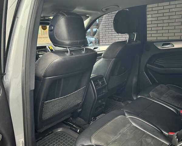 Серый Мерседес М-Класс, объемом двигателя 2.99 л и пробегом 364 тыс. км за 19999 $, фото 24 на Automoto.ua