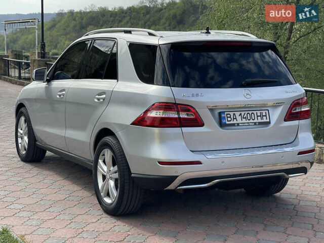 Серый Мерседес М-Класс, объемом двигателя 2.14 л и пробегом 320 тыс. км за 19500 $, фото 5 на Automoto.ua