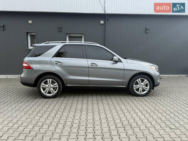 Серый Мерседес М-Класс, объемом двигателя 2.99 л и пробегом 240 тыс. км за 20800 $, фото 3 на Automoto.ua