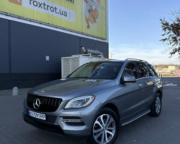 Серый Мерседес М-Класс, объемом двигателя 3.5 л и пробегом 236 тыс. км за 16300 $, фото 1 на Automoto.ua