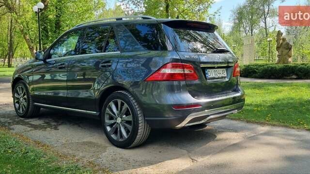 Мерседес М-Класс 2013 в Ирпене на Automoto.ua Серый Мерседес М-Класс, объемом двигателя 2.99 л и пробегом 226 тыс. км за 19600 $, фото 8 на Automoto.ua