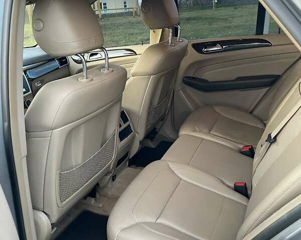 Сірий Мерседес М-Клас, об'ємом двигуна 2.99 л та пробігом 350 тис. км за 21500 $, фото 23 на Automoto.ua