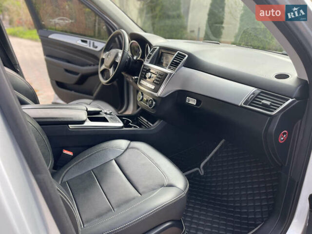 Серый Мерседес М-Класс, объемом двигателя 2.14 л и пробегом 320 тыс. км за 19500 $, фото 15 на Automoto.ua