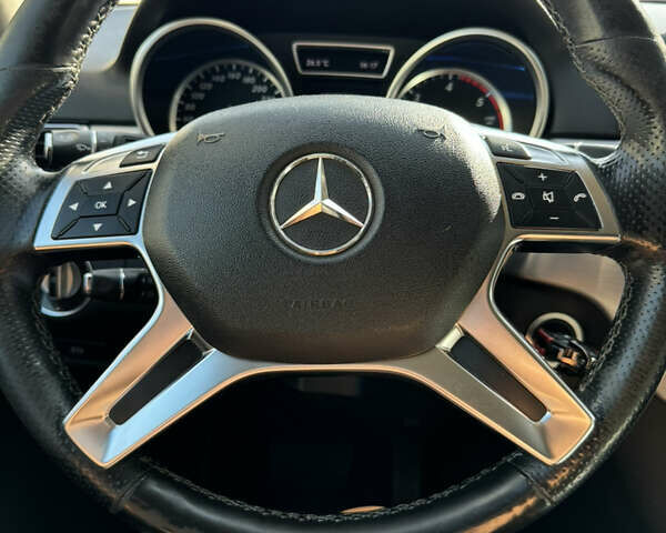 Сірий Мерседес М-Клас, об'ємом двигуна 2.14 л та пробігом 257 тис. км за 17500 $, фото 8 на Automoto.ua