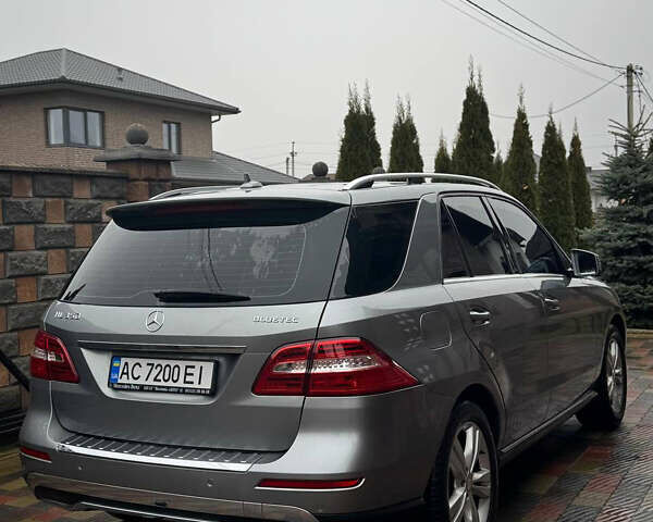 Серый Мерседес М-Класс, объемом двигателя 2.99 л и пробегом 364 тыс. км за 19999 $, фото 5 на Automoto.ua