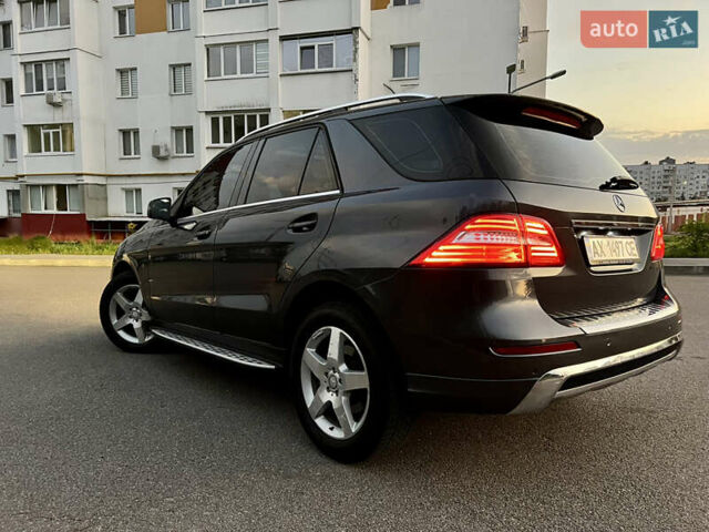 Мерседес М-Класс 2013 в Харькове на Automoto.ua Серый Мерседес М-Класс, объемом двигателя 2.14 л и пробегом 287 тыс. км за 18700 $, фото 4 на Automoto.ua