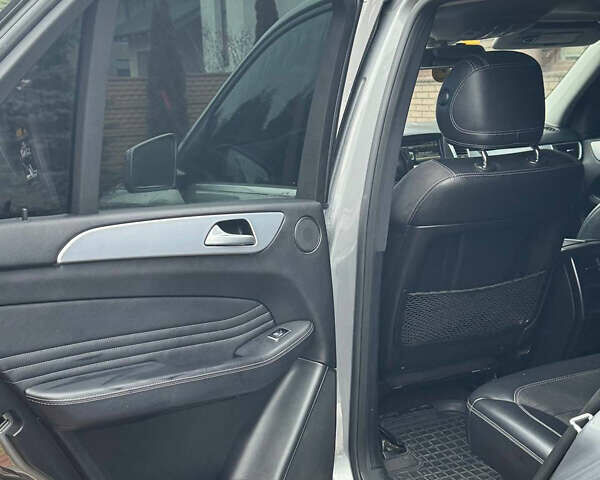 Серый Мерседес М-Класс, объемом двигателя 2.99 л и пробегом 364 тыс. км за 19999 $, фото 23 на Automoto.ua