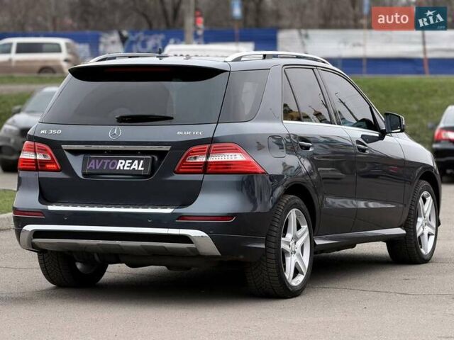 Сірий Мерседес М-Клас, об'ємом двигуна 2.99 л та пробігом 206 тис. км за 21000 $, фото 16 на Automoto.ua
