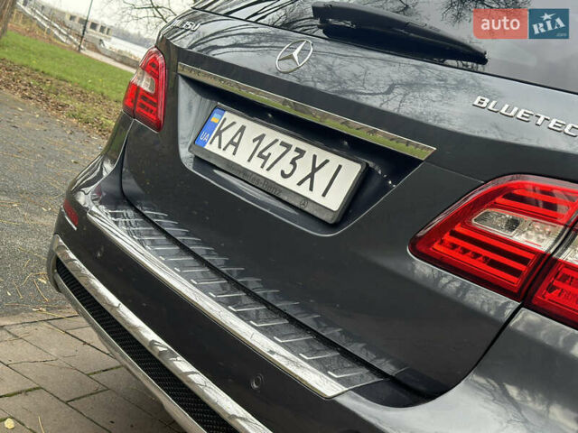 Серый Мерседес М-Класс, объемом двигателя 2.99 л и пробегом 199 тыс. км за 22900 $, фото 49 на Automoto.ua