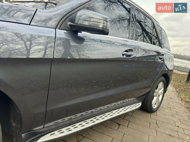 Серый Мерседес М-Класс, объемом двигателя 2.99 л и пробегом 199 тыс. км за 22900 $, фото 11 на Automoto.ua