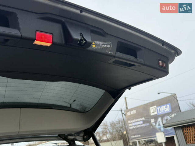 Серый Мерседес М-Класс, объемом двигателя 2.99 л и пробегом 240 тыс. км за 20800 $, фото 20 на Automoto.ua