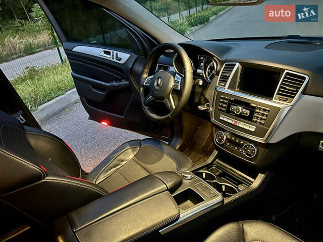 Мерседес М-Класс 2013 в Харькове на Automoto.ua Серый Мерседес М-Класс, объемом двигателя 2.14 л и пробегом 287 тыс. км за 18700 $, фото 18 на Automoto.ua