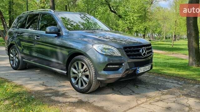 Мерседес М-Класс 2013 в Ирпене на Automoto.ua Серый Мерседес М-Класс, объемом двигателя 2.99 л и пробегом 226 тыс. км за 19600 $, фото 12 на Automoto.ua