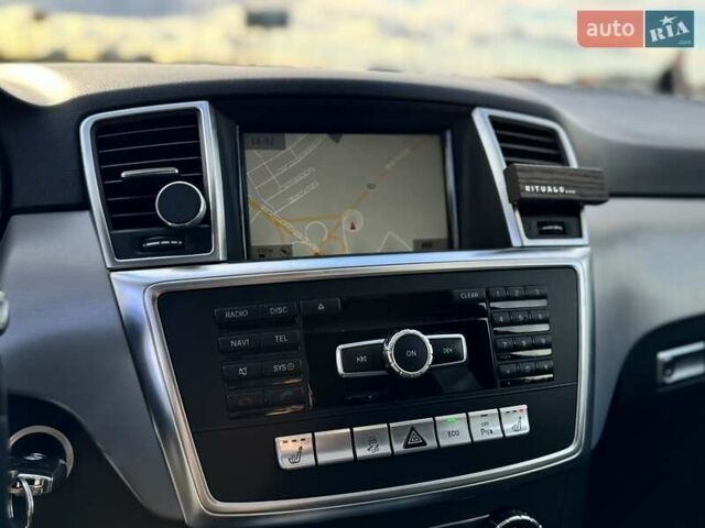 Мерседес М-Класс 2013 в Львове на Automoto.ua Серый Мерседес М-Класс, объемом двигателя 2.99 л и пробегом 188 тыс. км за 23000 $, фото 17 на Automoto.ua