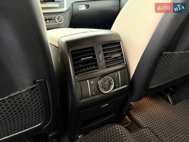 Сірий Мерседес М-Клас, об'ємом двигуна 2.99 л та пробігом 206 тис. км за 21000 $, фото 43 на Automoto.ua