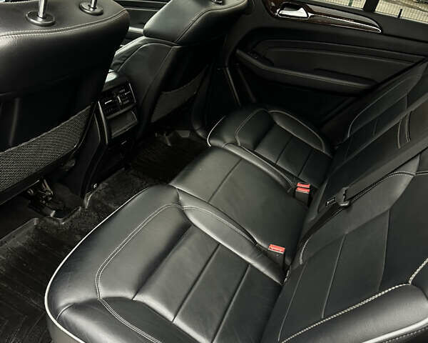 Серый Мерседес М-Класс, объемом двигателя 3.5 л и пробегом 236 тыс. км за 18500 $, фото 9 на Automoto.ua