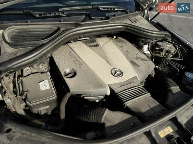 Мерседес М-Класс 2013 в Львове на Automoto.ua Серый Мерседес М-Класс, объемом двигателя 2.99 л и пробегом 188 тыс. км за 23000 $, фото 34 на Automoto.ua