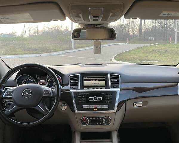 Сірий Мерседес М-Клас, об'ємом двигуна 2.99 л та пробігом 350 тис. км за 21500 $, фото 34 на Automoto.ua