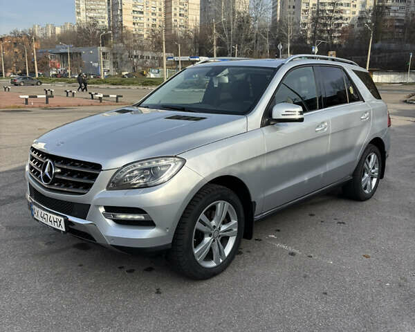 Серый Мерседес М-Класс, объемом двигателя 2.99 л и пробегом 186 тыс. км за 25000 $, фото 2 на Automoto.ua