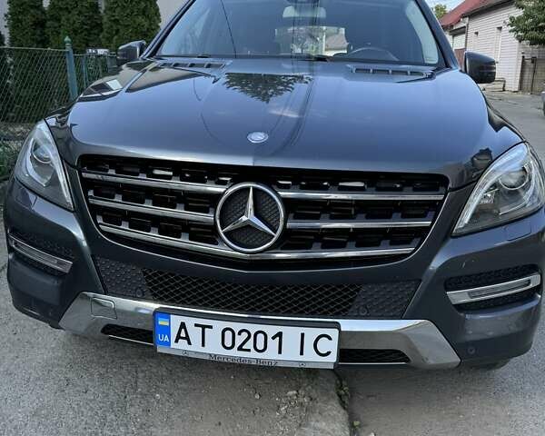Сірий Мерседес М-Клас, об'ємом двигуна 2.14 л та пробігом 255 тис. км за 18800 $, фото 13 на Automoto.ua