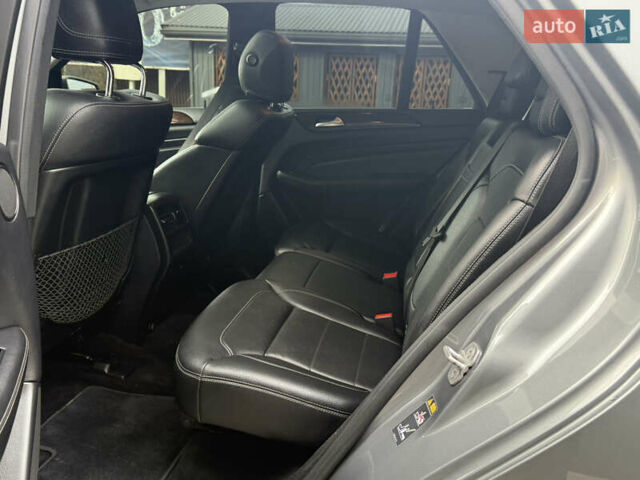 Серый Мерседес М-Класс, объемом двигателя 2.99 л и пробегом 240 тыс. км за 20800 $, фото 12 на Automoto.ua