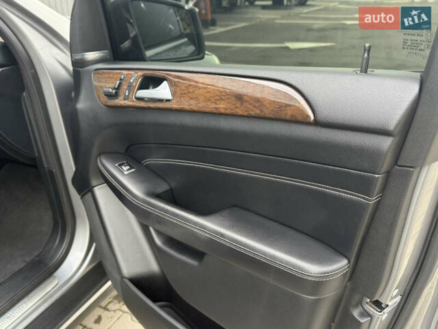 Серый Мерседес М-Класс, объемом двигателя 2.99 л и пробегом 240 тыс. км за 20800 $, фото 23 на Automoto.ua